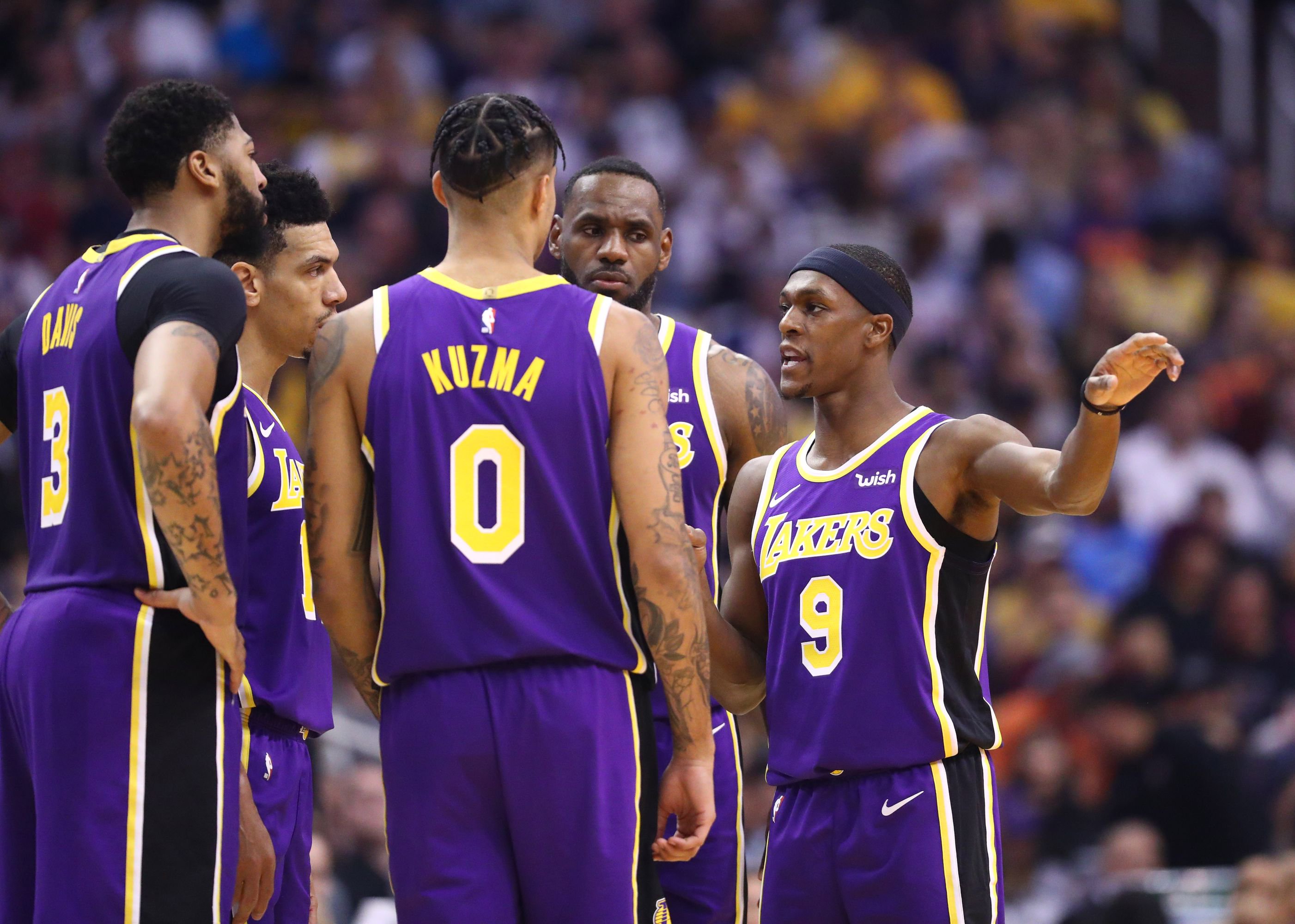 剑南春｜米兰1-0拉齐奥暂登顶，莱奥制胜，托莫里献助攻（剑南春｜米兰1-0小胜拉齐奥暂居榜首，莱奥破门，托莫里送助攻）