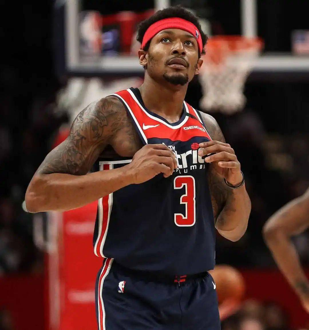 葡超半场：阿格霍瓦点射破门，波尔图暂1-0阿马多拉之星（葡超半场战报：阿格霍瓦点球命中，波尔图暂以1-0领先阿马多拉之星）