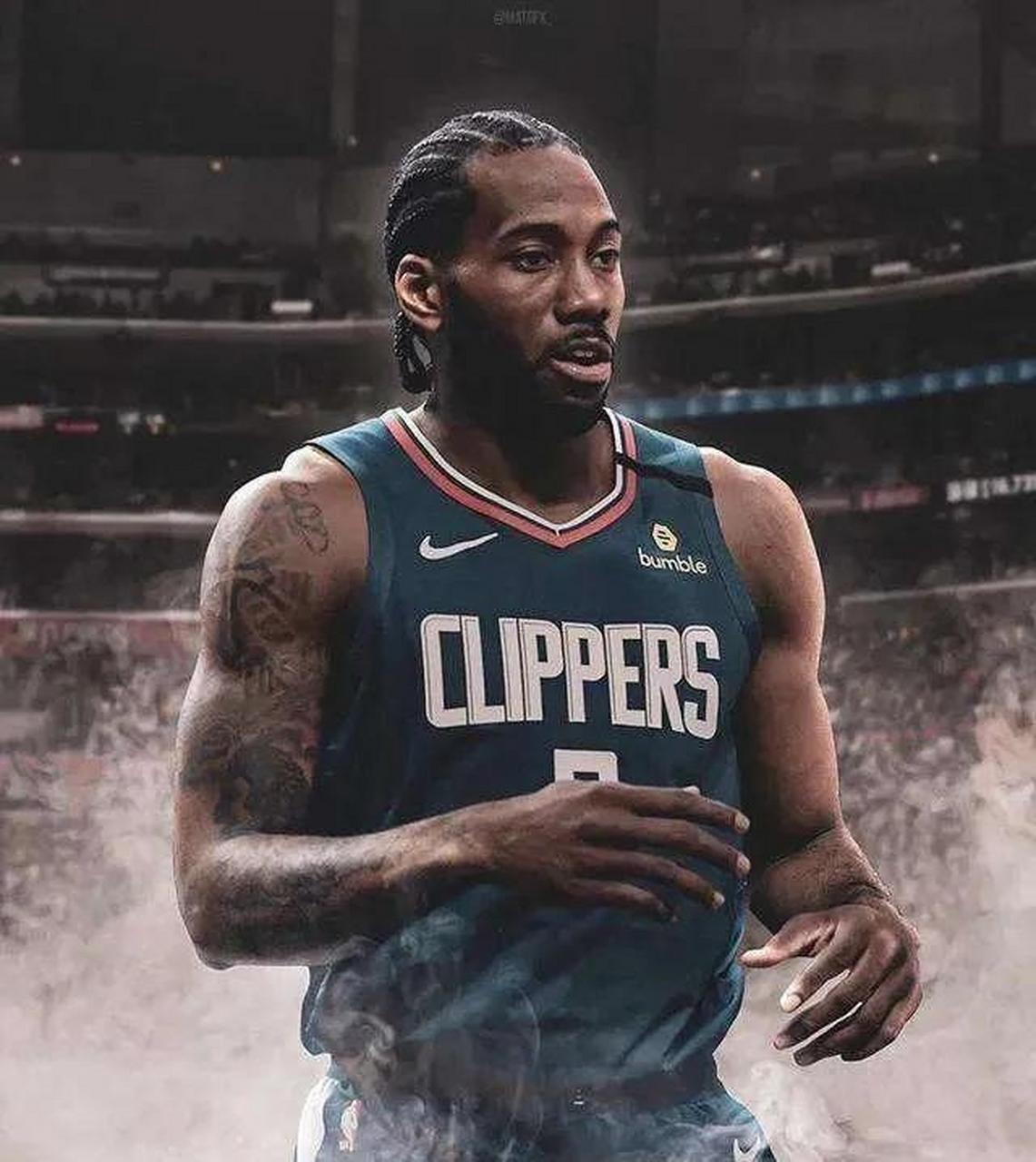 铁人引进迪力穆拉提!申花续约吴曦，超级杯国安海港决战南京奥体（迪力穆拉提加盟铁人，申花续约吴曦；超级杯国安对决海港于南京奥体）